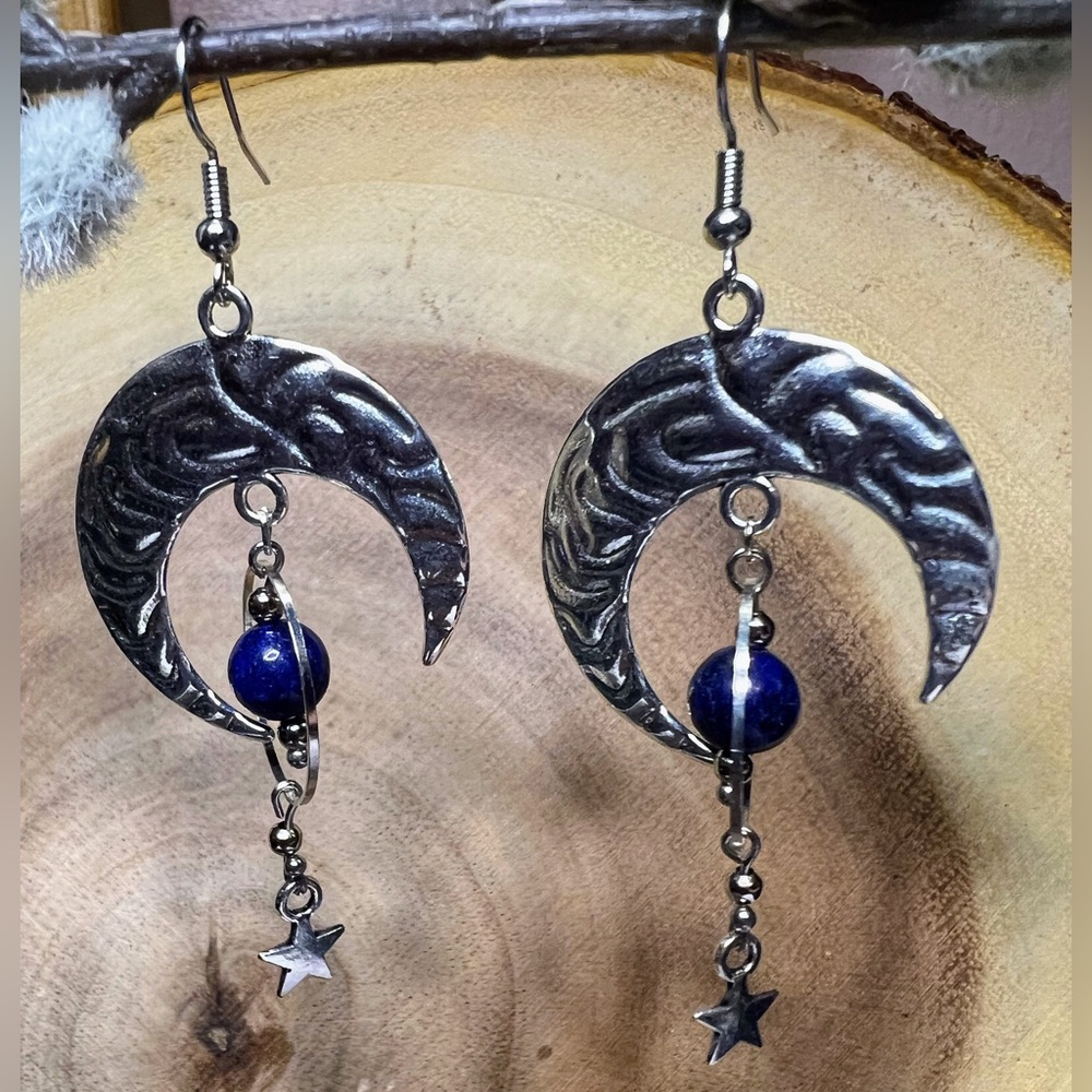 Silver crescent moon dangle earrings with Lapis Lazuli beads/orbiting rings/star - Picture 4 of 4